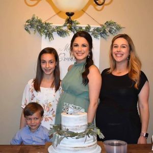 Meet your Posher, Carla